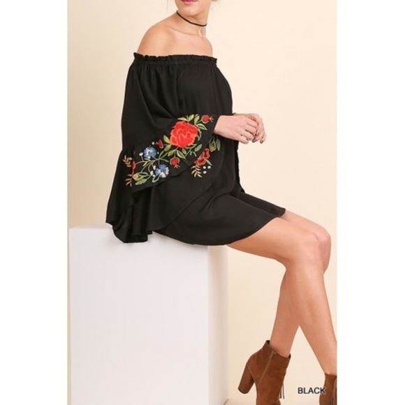 Umgee Dresses & Skirts - Umgee Floral Embroidered Bell Sleeve Off Shoulder